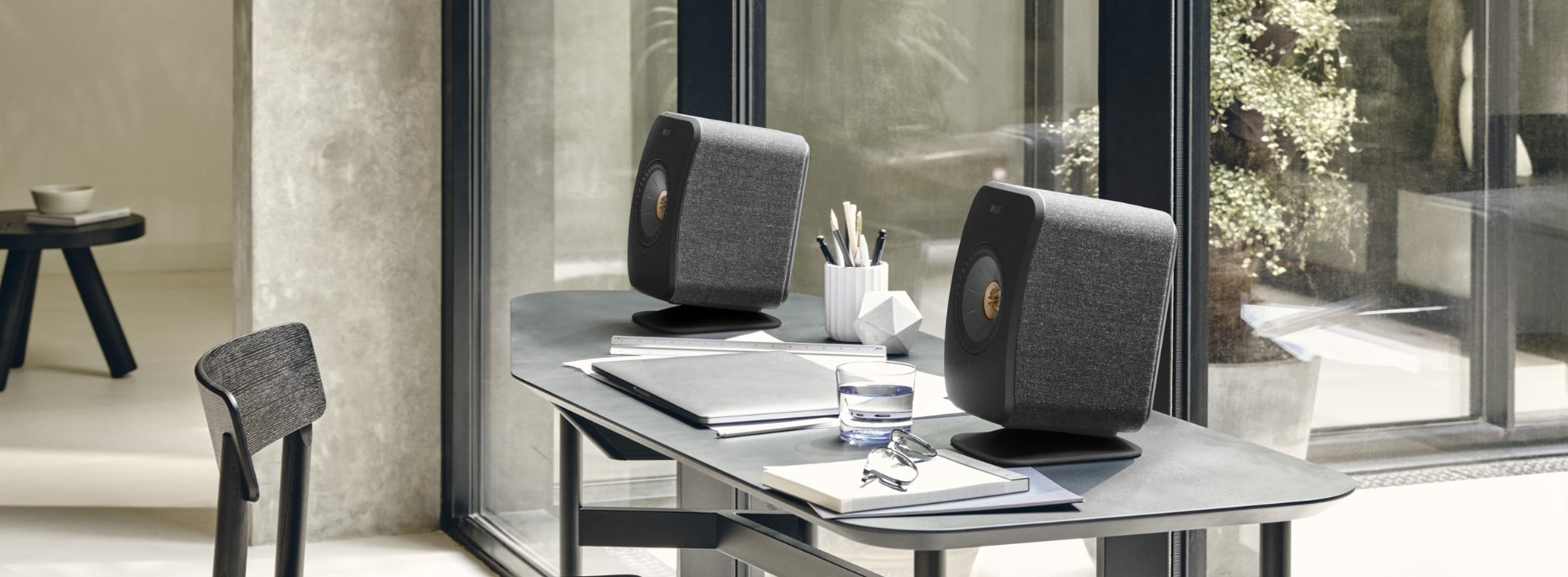 p1_desk_stand_lifestyle_1.jpg