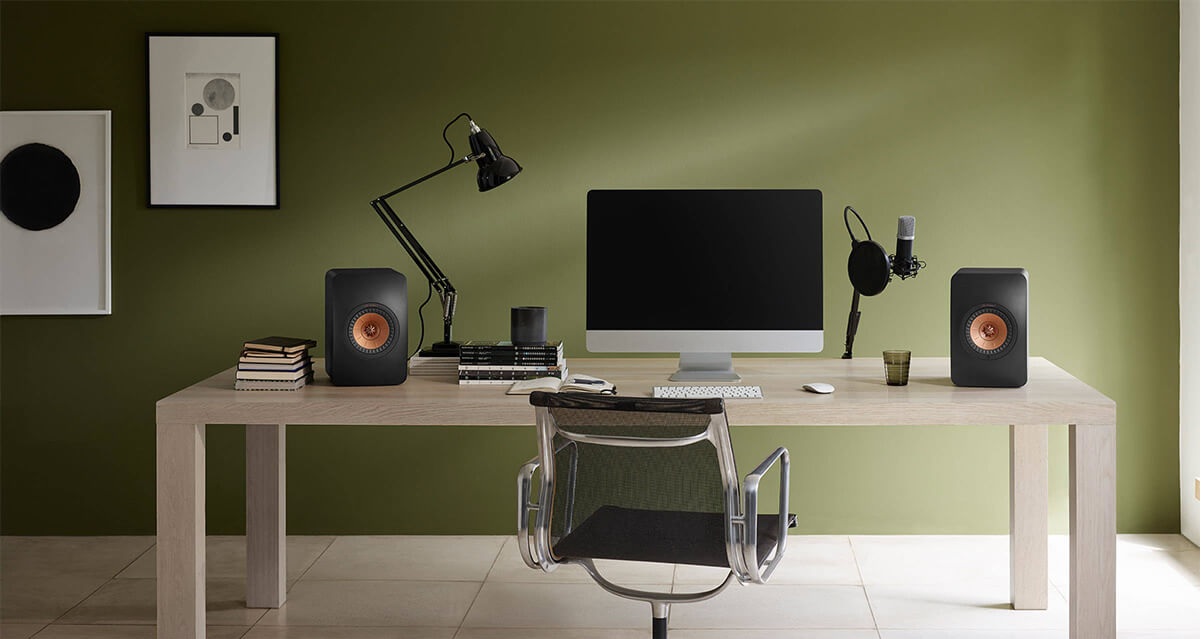 kef_ls50_wii_lifestyle_3.jpg